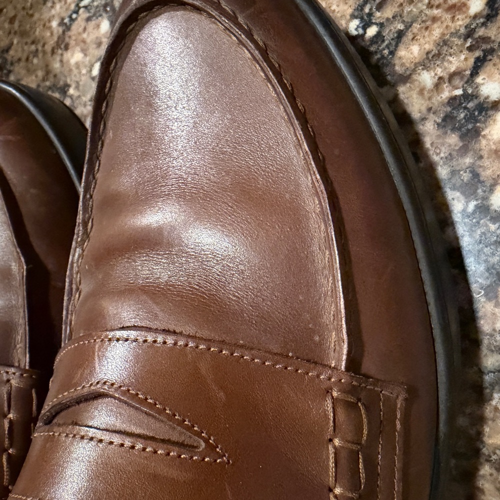 Allen Edmonds Men's Tan Leather Loafers w/Box and Plush Bag - Picture 4 of 10